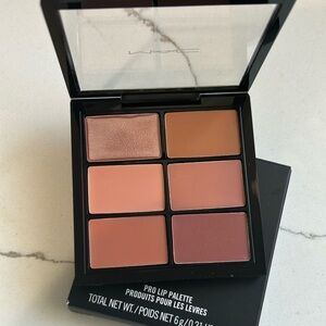 MAC Cosmetics Pro Lip Palette - Necessary
Nudes Shades